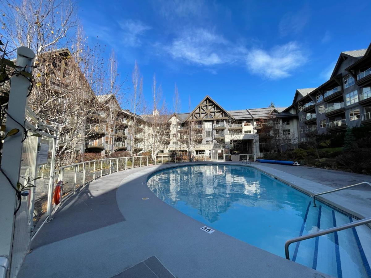 Best Ski In Ski Out Condo At Whistler Esterno foto