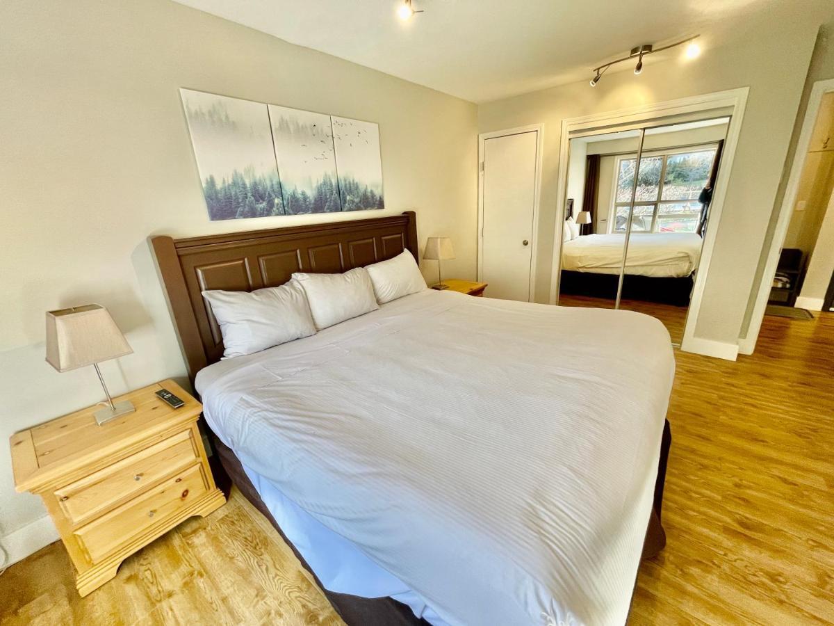 Best Ski In Ski Out Condo At Whistler Esterno foto